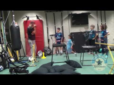 Voetbalopleiding - - -