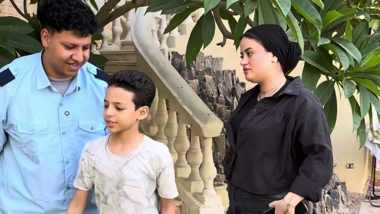 صاحبة الفيلا ترش المياه علي الجنيني بسبب انه نايم