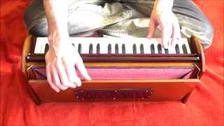 praktisches leichtes indisches Reise Harmonium inkl Borduntöne & Obertongesang in Bochum NRW testen