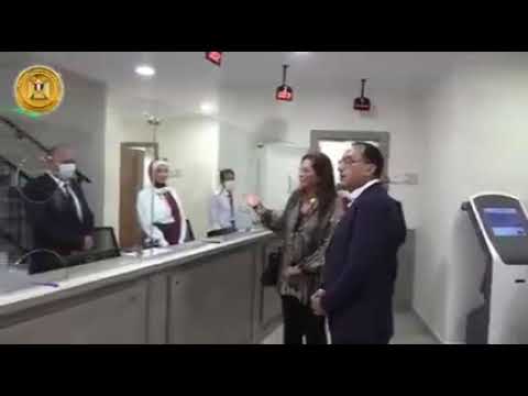جولة رئيس مجلس الوزراء ومرافقوه جولتهم بقرية سيدي عبد الرحمن بمدينة العلمين بمحافظة مطروح