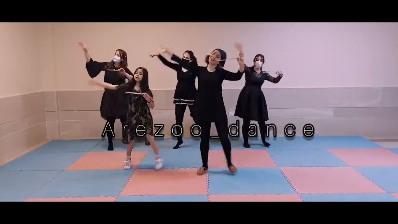 ایده رقص چاقو با اهنگ انگار نه انگار منصور پارت یک😻💃🏻💞