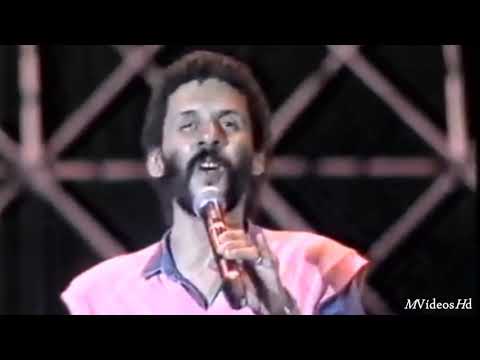 Gonzaguinha canta Lindo lago do amor no Globo de Ouro 1985