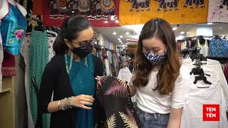 10X10 - Visiting The Famous Sams Batik House Resimi