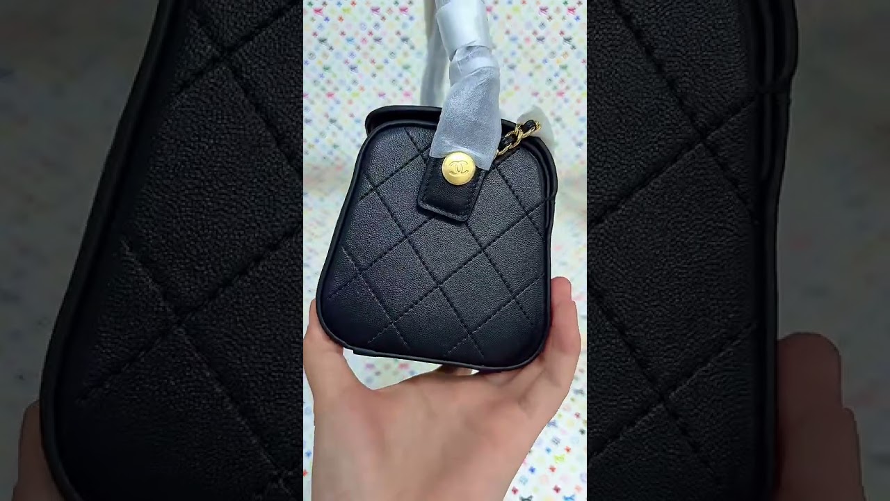 Classic Black Quilted Vanity Bag 🖤 Elegant Everyday Style - YouTube