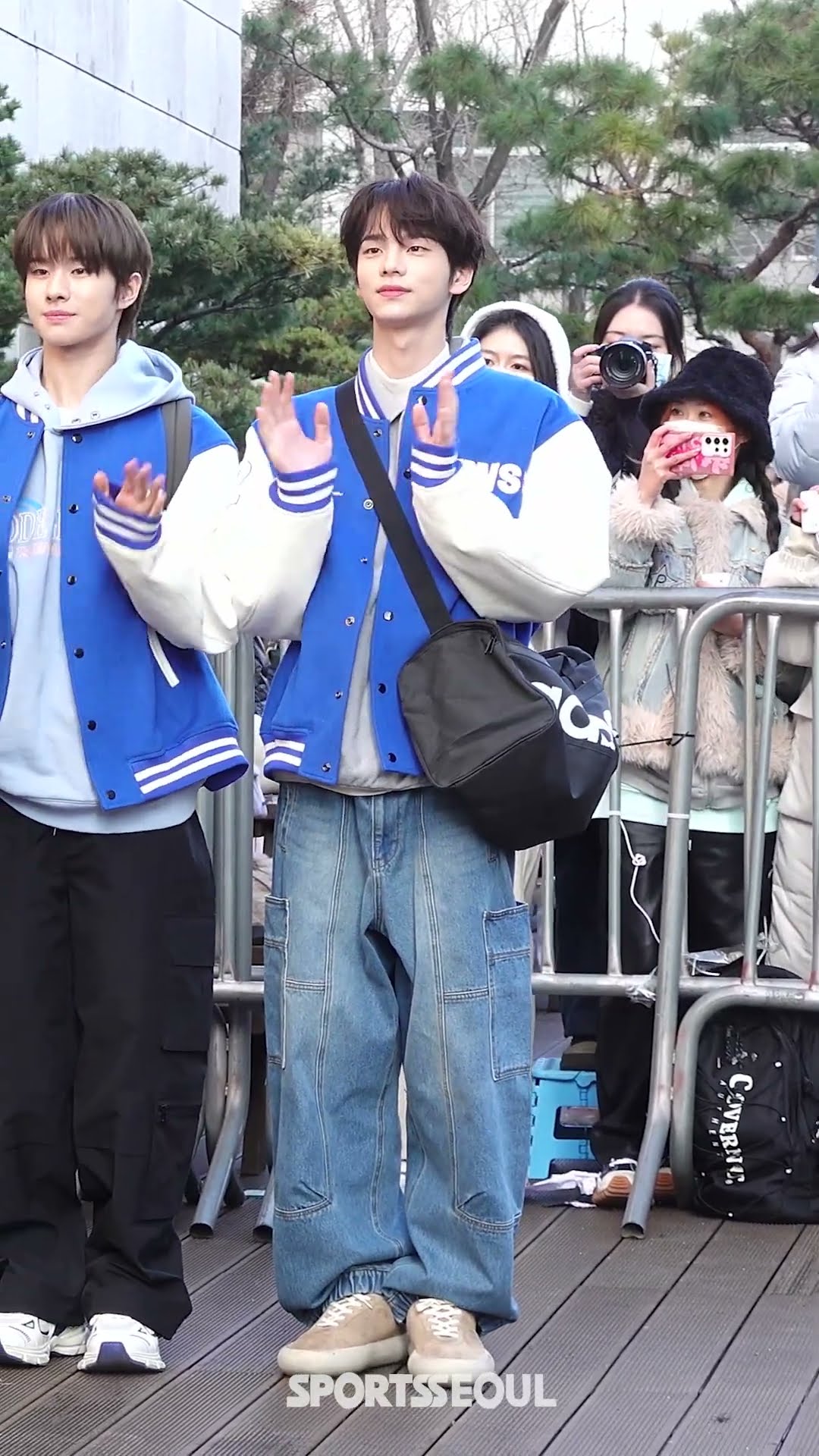 투어스 신유, 스키즈 현진? 닮았네 닮았어