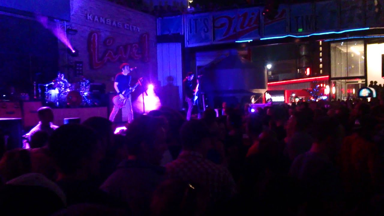 Power & Light's First Real Mosh Pit (CHEVELLE)