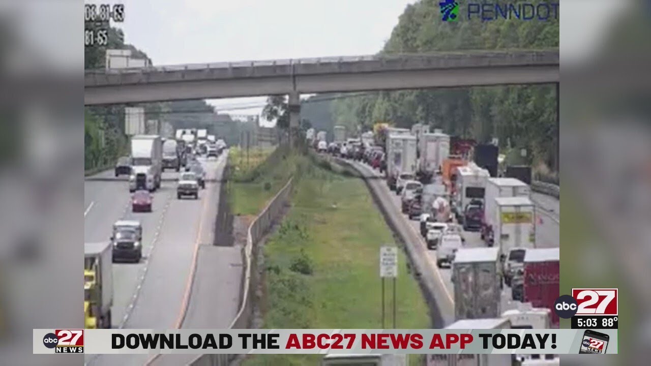 Tractor-trailer crash causing delays on I-81 in Cumberland County - YouTube