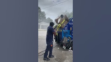 Got Maggots?  We can help! Osceola County Trash Bin Cleaning.  Kissimmee Florida.