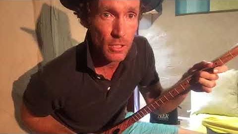 Playing a Pikin Stik!