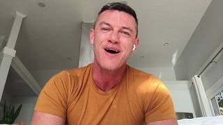 Luke Evans – You’ll Never Walk Alone (Home Singing Video)