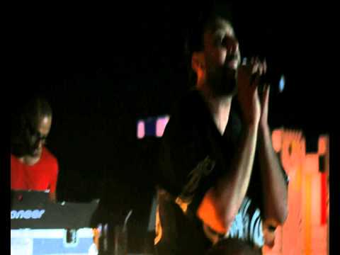 كل البنات بتحبك