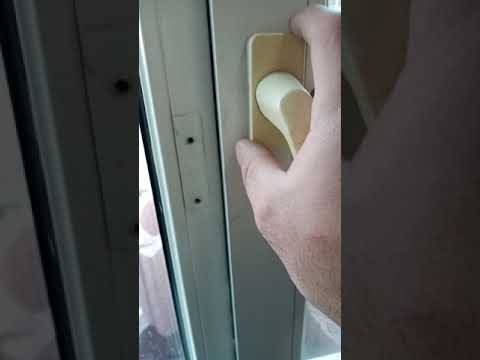 Video: Plastik balkon kapısından kulp nasıl çıkarılır?