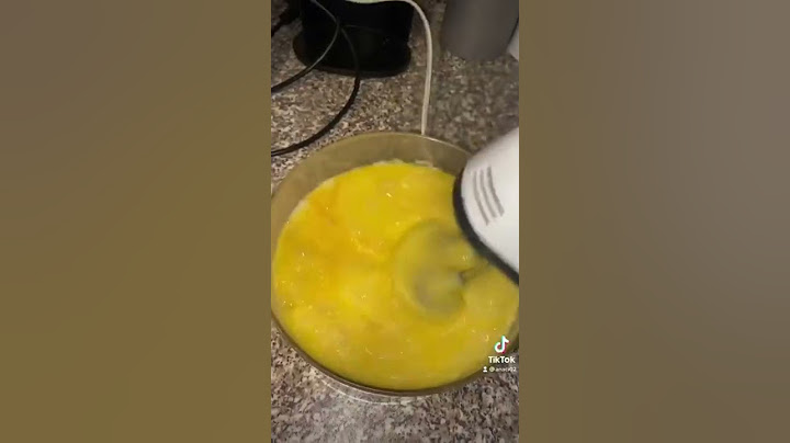 Omleta din oul de struț. 🥚 Filmarea este mai veche, dar tot putem spune că a fost gustoasă.