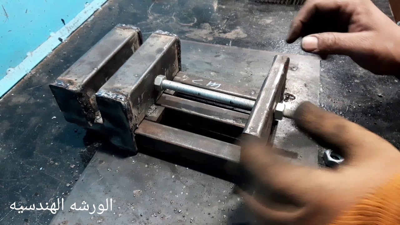 طريقة عمل منجله حديد بأشياء بسيط