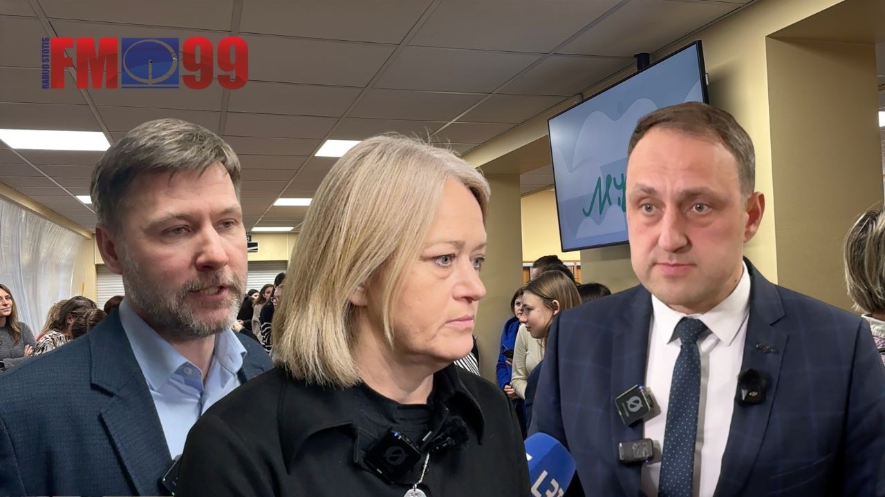 Atleistos mokytojos drama Alytuje: mokiniai ir mokytojai okupavo savivaldybę