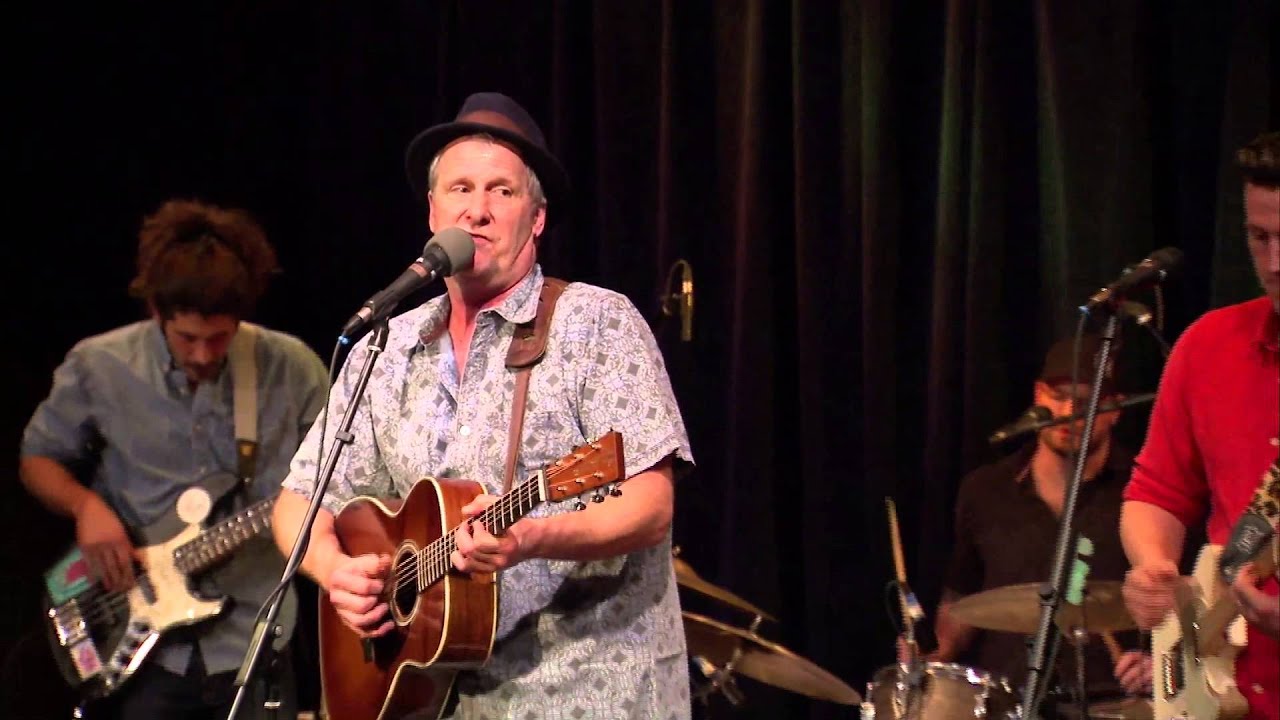 Jeff Daniels plays 'Wicked World'