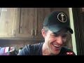 Capture de la vidéo Brandon Flowers Interview With Bbc Breakfast 2021