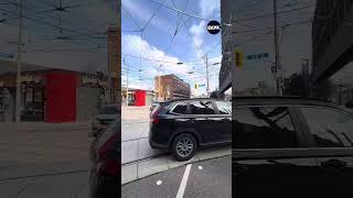 Toronto Hydro responding to power outage in Liberty Village