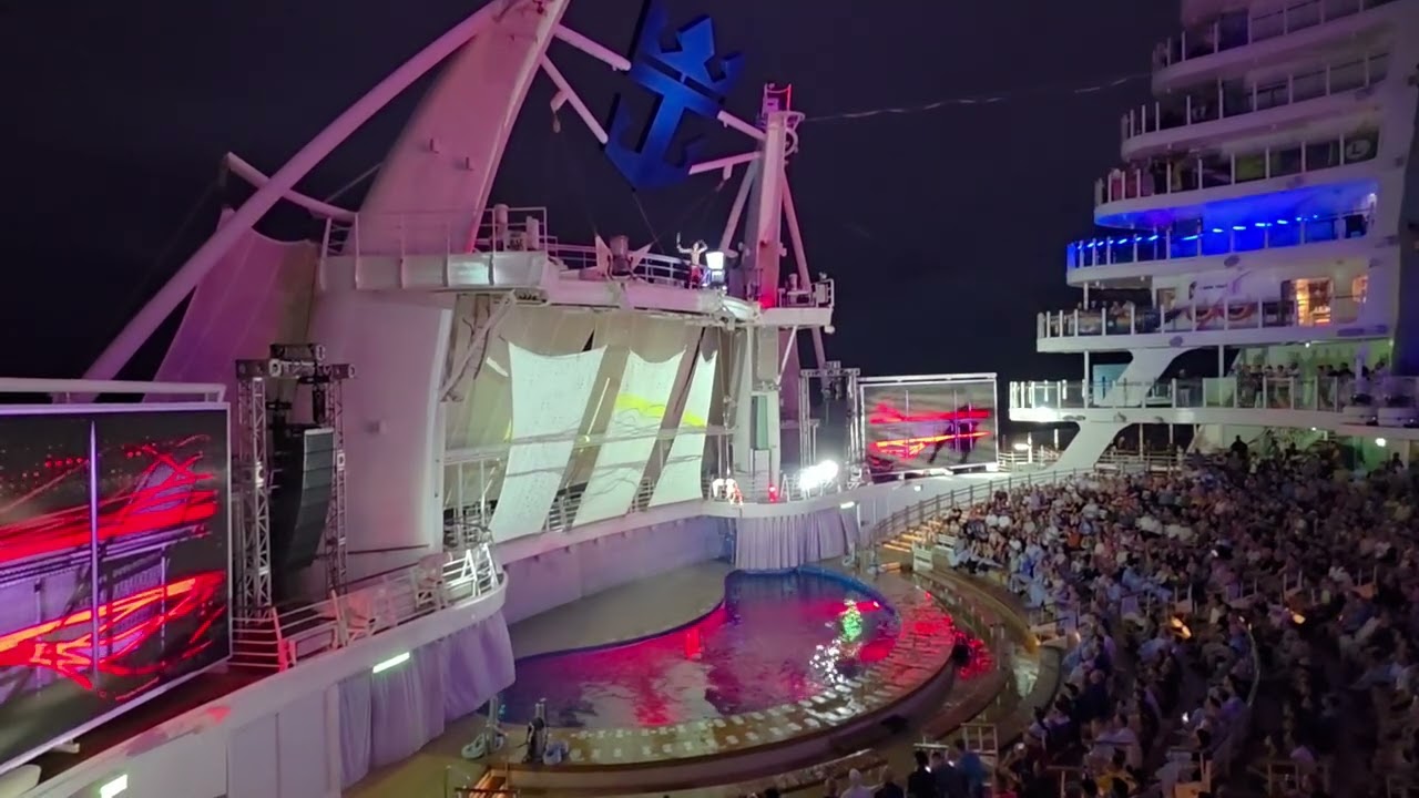 Аква-шоу на гей круизе от Атлантис 2026