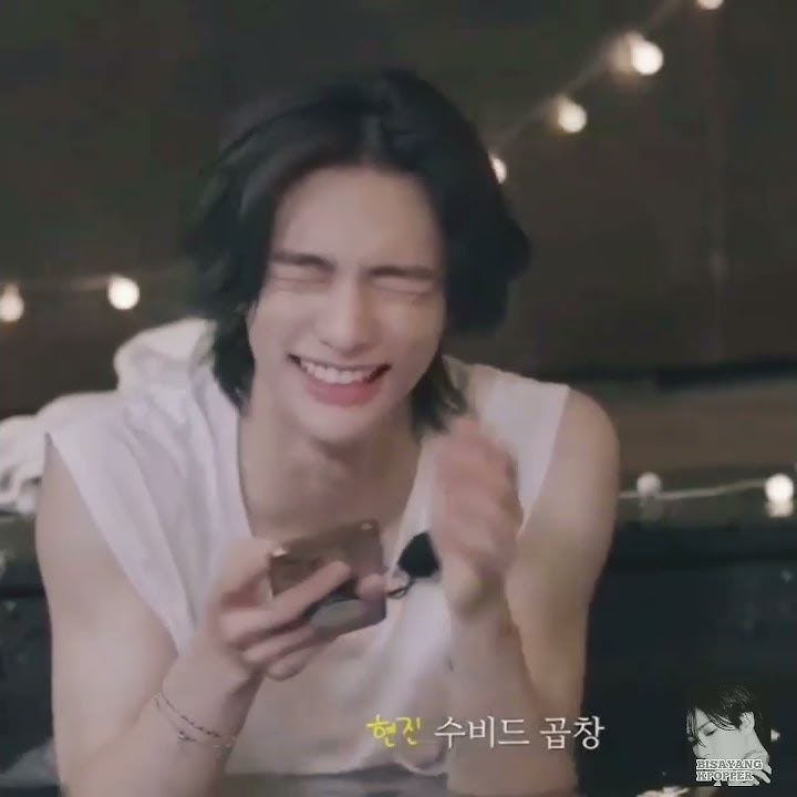 Hyunjin's laugh 😍😍😍