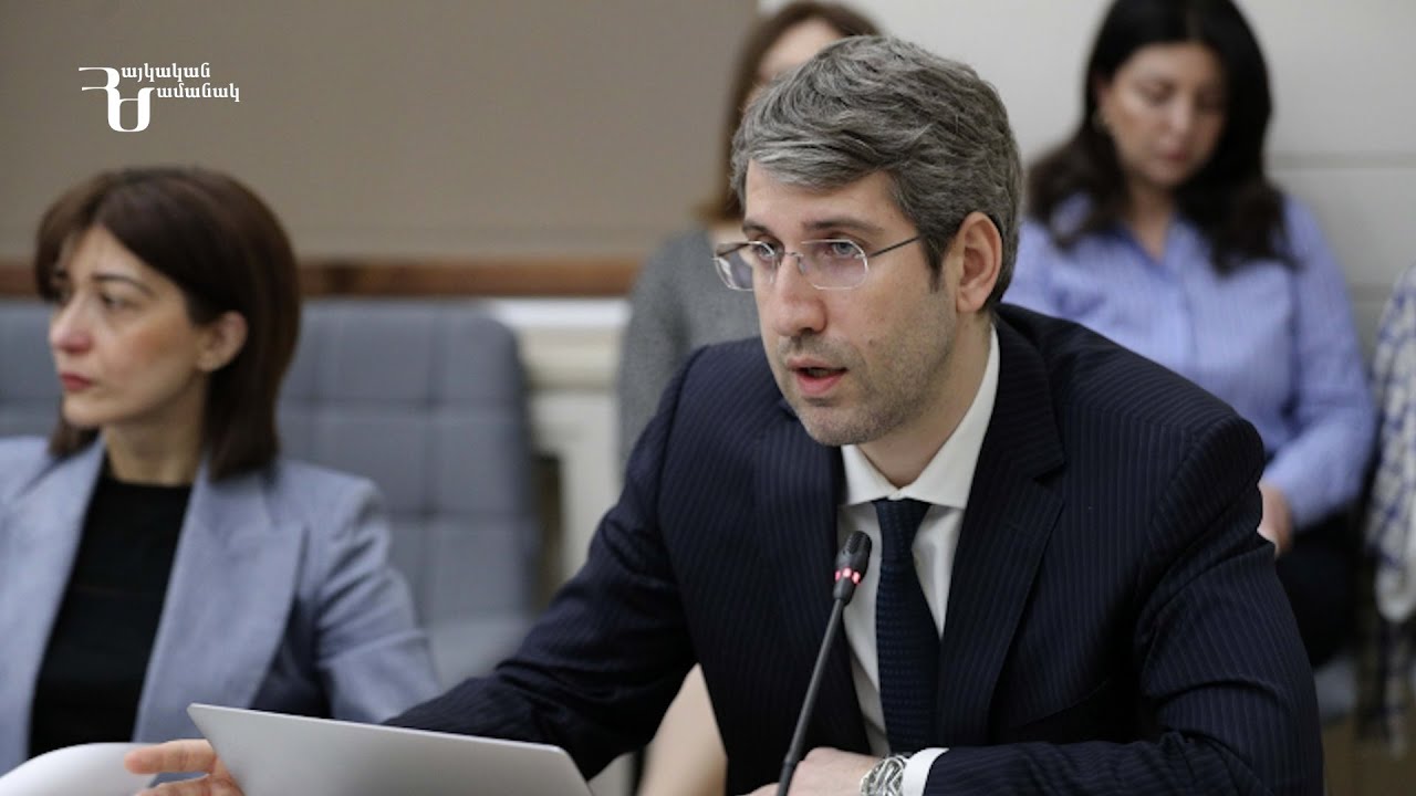 обществе в государственных делах и