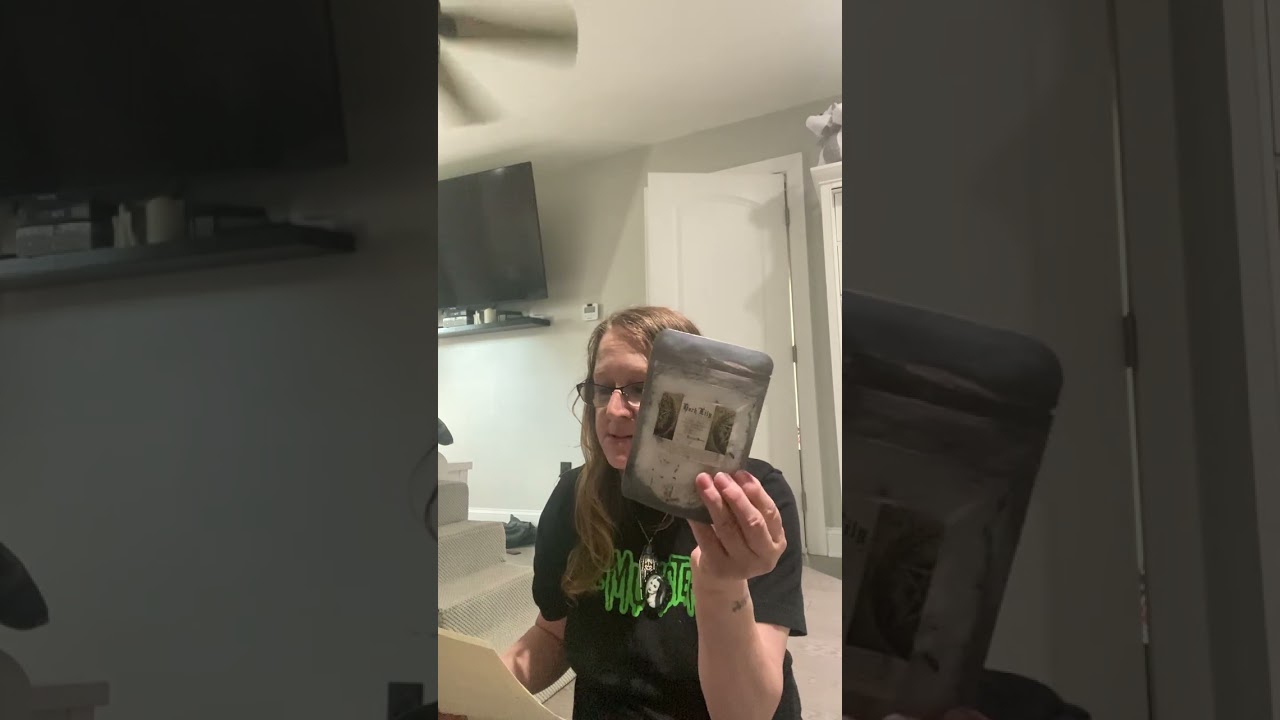 Unboxing of August’s Midnight Muses