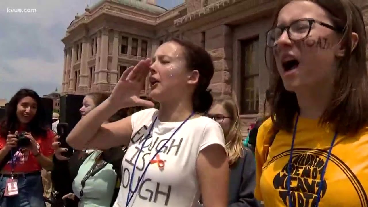 Hundreds of Austin-area students join National School Walkout Day - YouTube