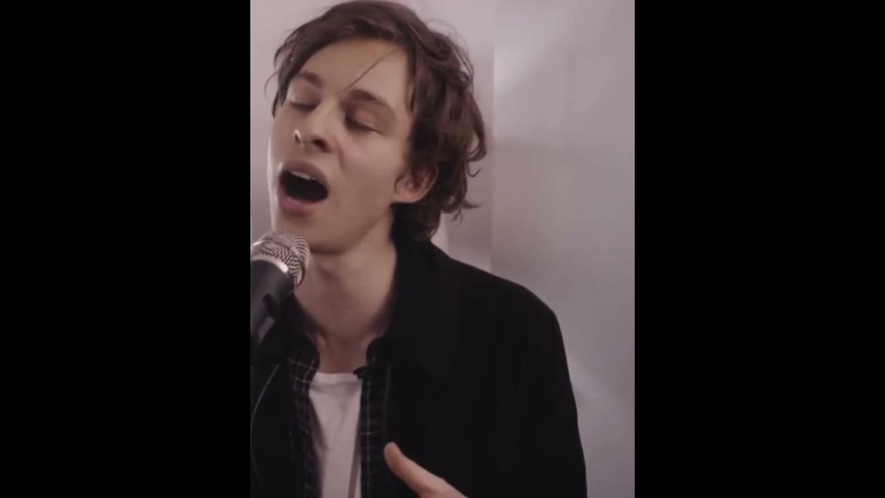 Песня tom s diner annenmaykantereit. Annenmaykantereit cover tom. Tom's diner annenmaykantereit, giant rooks обложка. Песня tom s diner annenmaykantereit. Песня tom s diner annenmaykantereit.