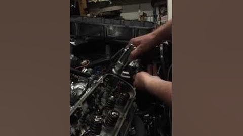 Big block Chevy valve spring removal (heads on)