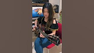 Skill Cewek Cantik Memainkan Gitar 🎸