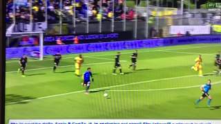PORTIERE IMPAZZITO FROSINONE TRAPANI INCREDIBILE COME HIGUITA MA È PIGLIACELLI SERIE B CALCIO STRANO screenshot 4