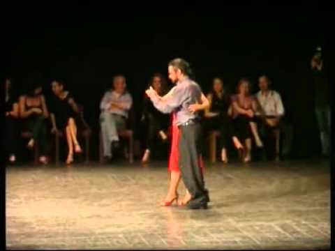 Alex Cantarelli e Mimma Mercurio: Esibizione sul palco del Teatro Eliseo