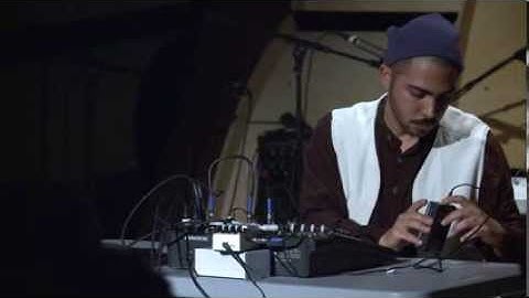 Saba Alizadeh improvising on "No input mixer"