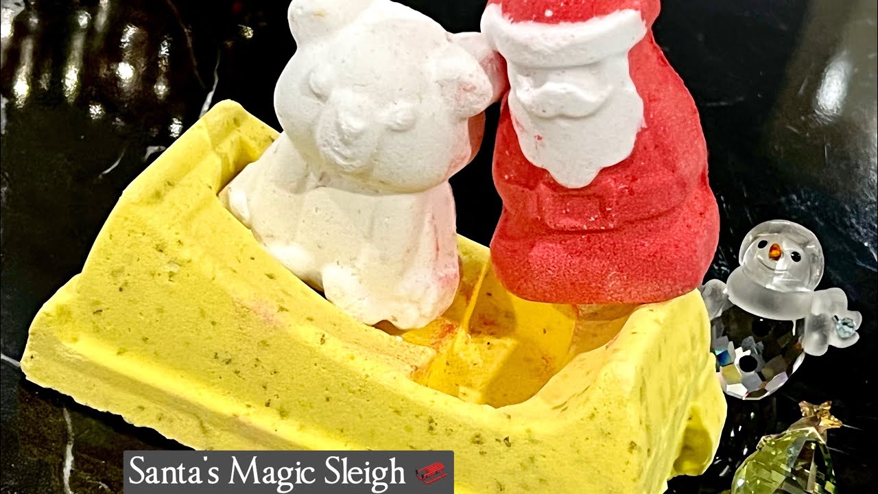 Lush Thailand : Santa's Magic Sleigh 🛷 Bath Bomb (Christmas 2021) | Demo
