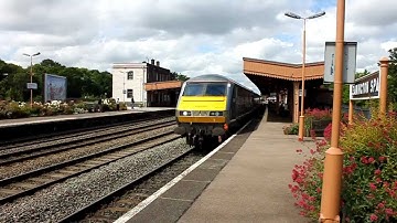 67018 departs Leamington Spa with 1H32