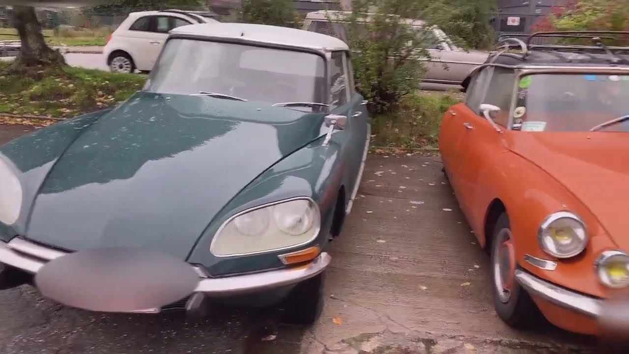 Oldtimer-Franzosen-Treffen - Oldtimer Tankstelle Brandshof in Hamburg, am 01.10.2022