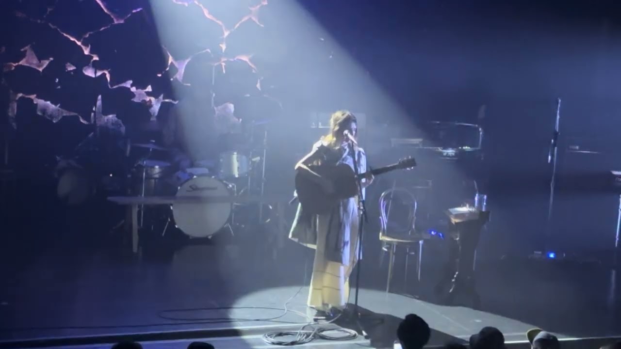 PJ HARVEY -fullshow@ osaka japan 2025.3.19 - YouTube