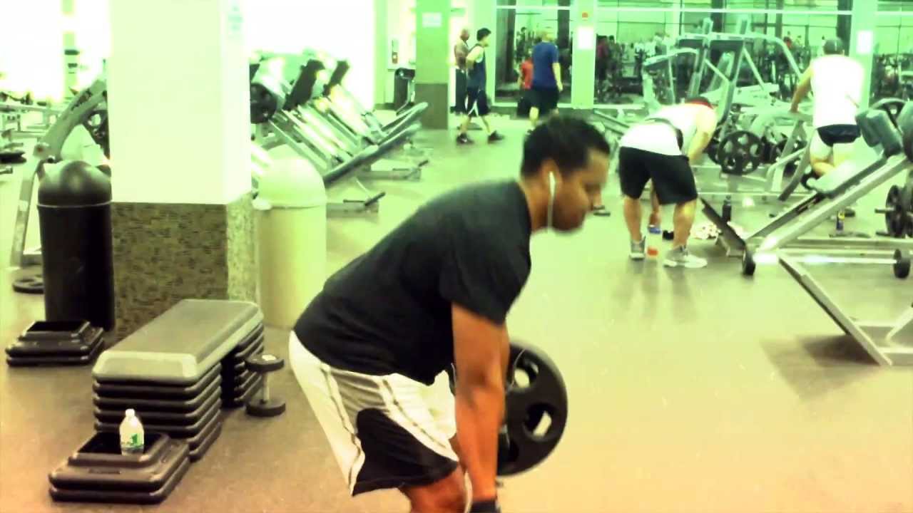 Late Night Gym Workout Deadlifts Pull Ups Shrugs Bench Press
