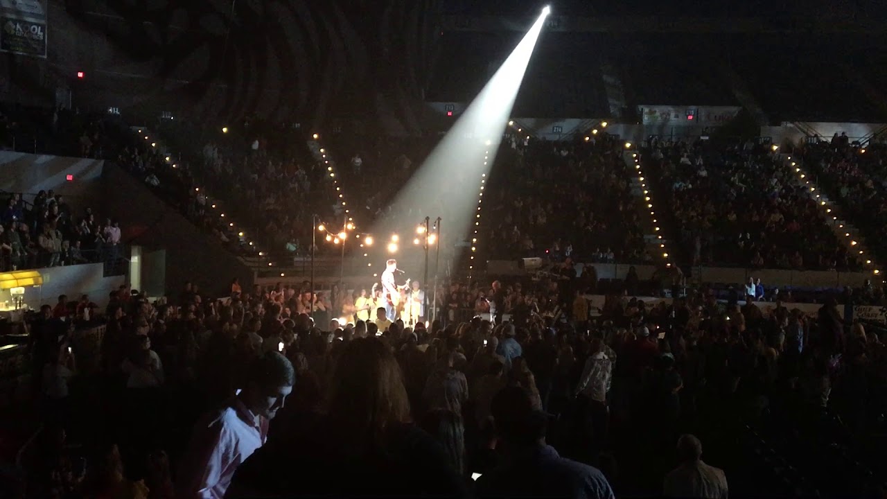 Jake Owen - Made for You. Life's What You Make It Tour. Pensacola, Florida