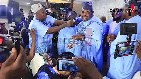 MC OLUOMO ON STAGE AT DAUGHTER'S WEDDING CEREMONY; MUSIC BY K1 DE ULTIMATE