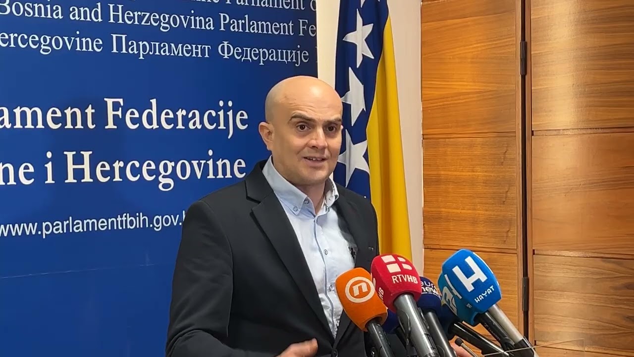 Raguž: Vlast se hvali prihodima iz zaduženja s Londonske berze po lihvarskim kamatama