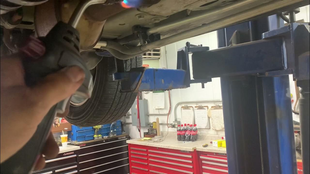 2013 GMC Acadia exhaust leak - YouTube