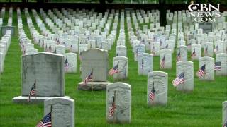 IN MEMORY: 'Old Guard' Places 280,000  Flags at Arlington Cemetery