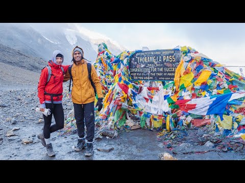 Crossing the Thorong La pass at 5,416 m (Let's Meet Abroad)