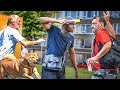 Spray de leau sur les gens prank chien mattaques  water gun spray prank