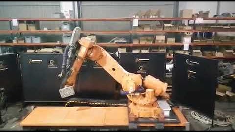 ABB IRB6640 M2004, irc5 controller on a linear track at URT