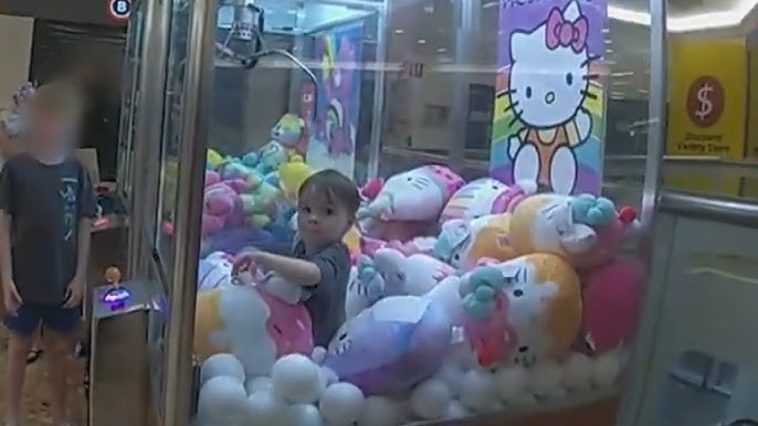 3 Year Old Gets Stuck After Crawling Into Claw Toy Machine