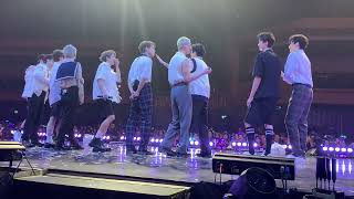 INTO1 泰国演唱会 林墨的英语自我介绍时队友的reaction🈶 INTO1 Thailand Concert some interesting reaction