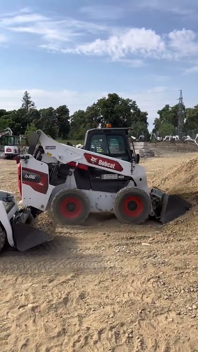 Size comparisons at Bobcat Training Centre #Bobcat #skidsteer