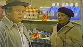 Archie Bunker Defends His Maid Resimi